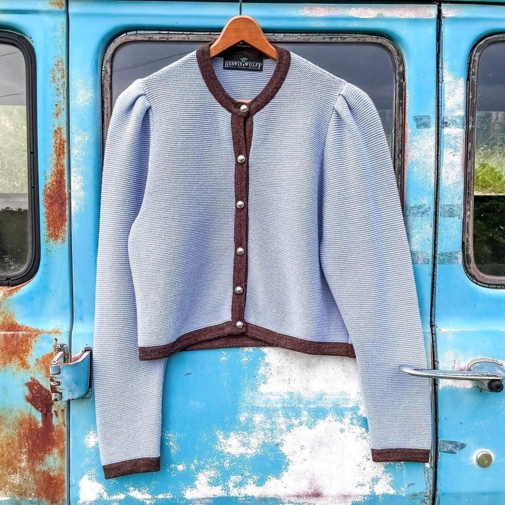 Berwin & Wolff Powder blue 100% wool knit jacket w/ chocolate trim